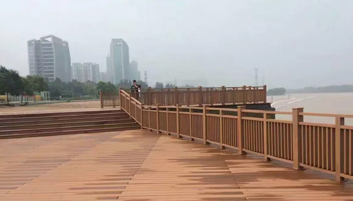塑木圍欄